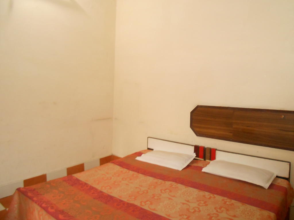 Gaurav Guest House Mathura Room photo